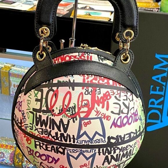 ✨HP✨Graffiti Basketball Shape Clutch Model 1 - Picture 4 of 11